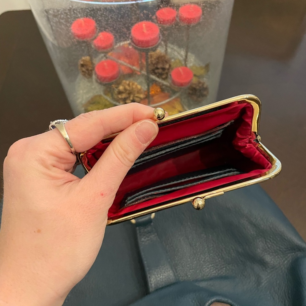 USED Dooney & Bourke Blue Leather Hobo Shoulder Bag with Coin Pouch - Picture 6 of 6